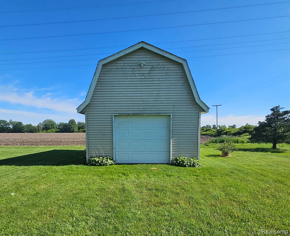 9233 SMITHS CREEK Road, Wales, MI — Photo 47