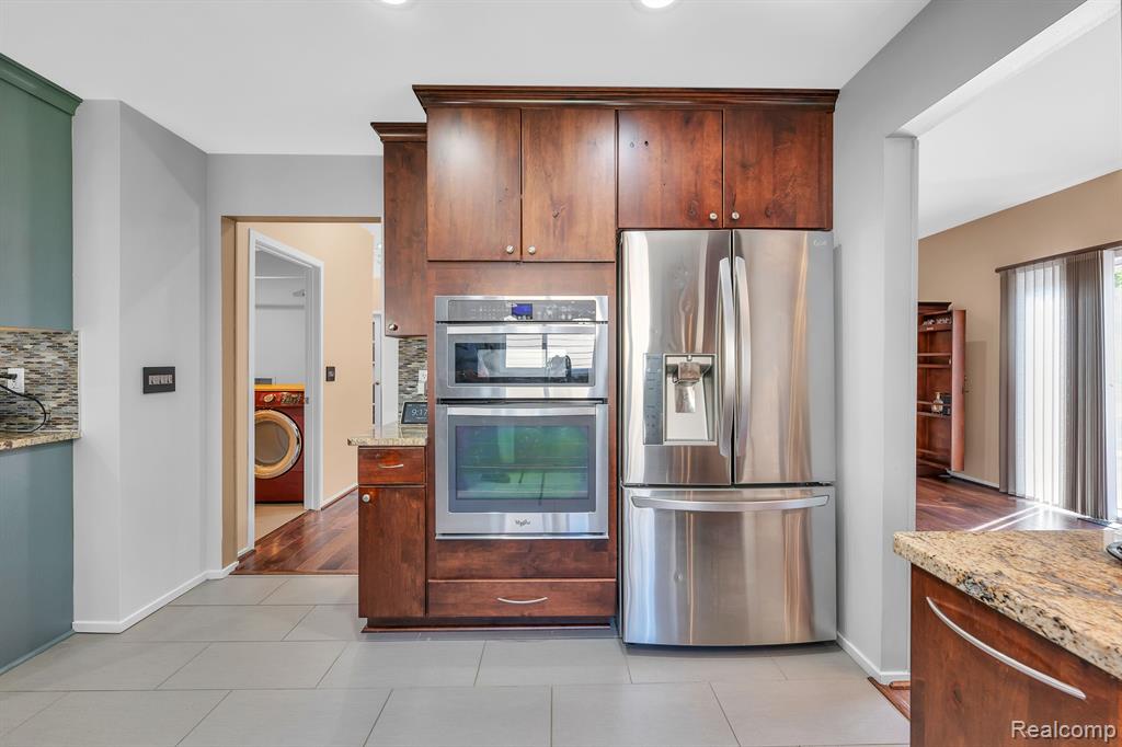5039 LAGOONS Circle S, West Bloomfield, MI 48323 — Photo 13
