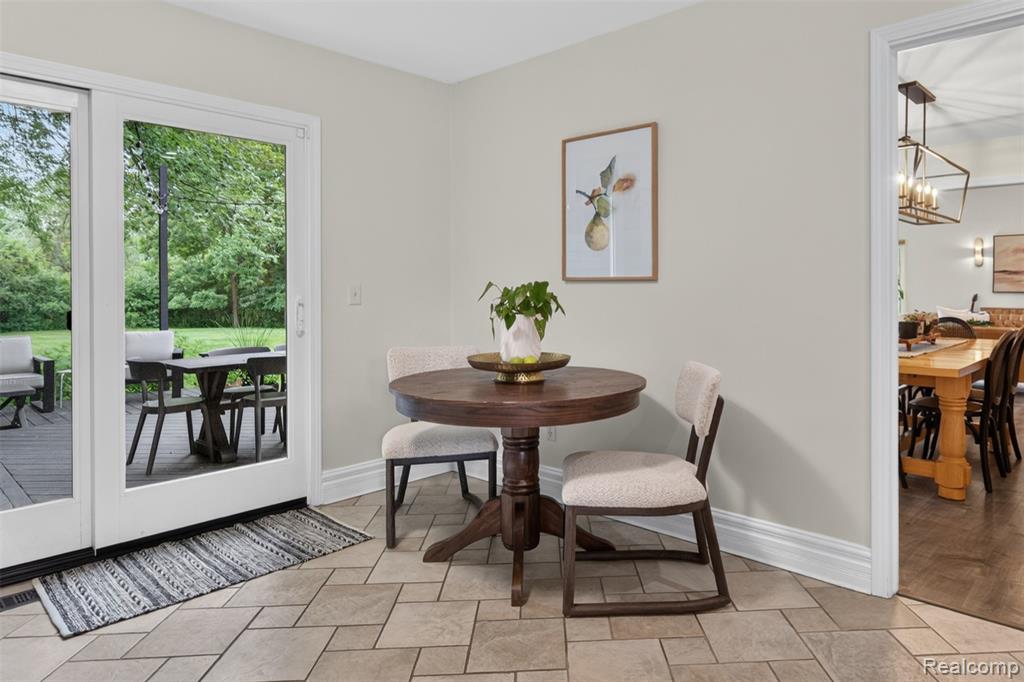 6713 Aurora Drive, Troy, MI 48098 — Photo 45