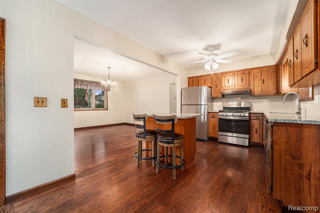 8231 Doncaster Drive, Sterling Heights, MI 48312 — Photo 12