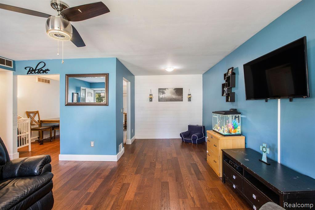 44601 ALBERT Drive, Plymouth, MI 48170 — Photo 6