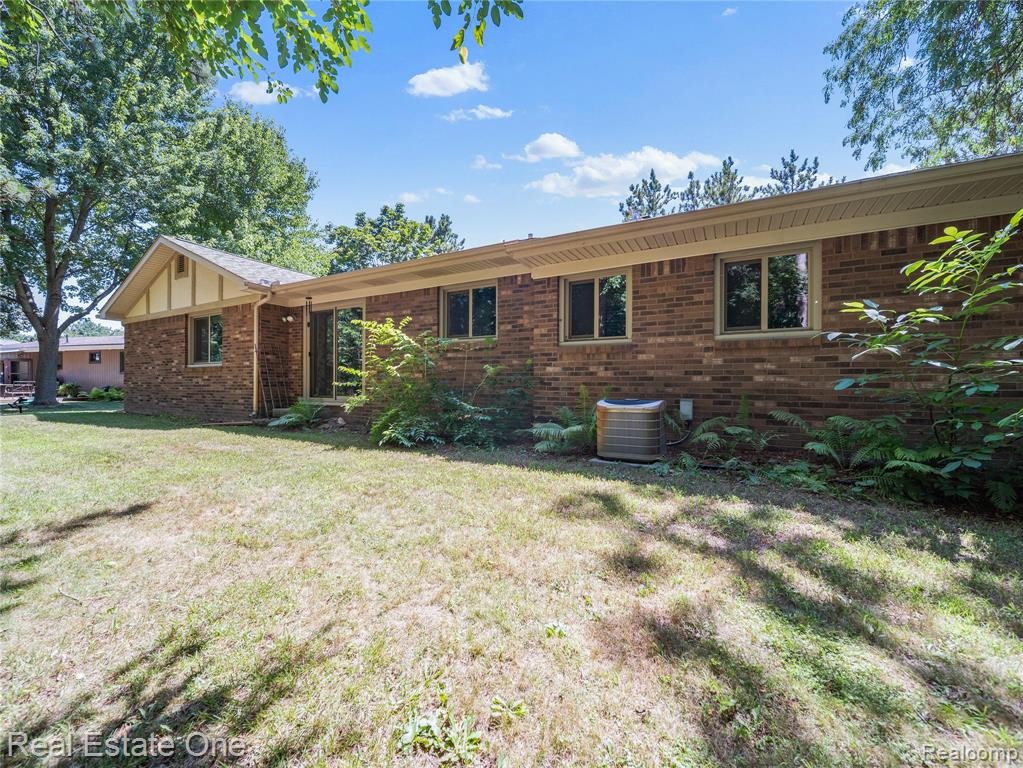 5223 Red Fox Drive, Brighton, MI 48114 — Photo 25