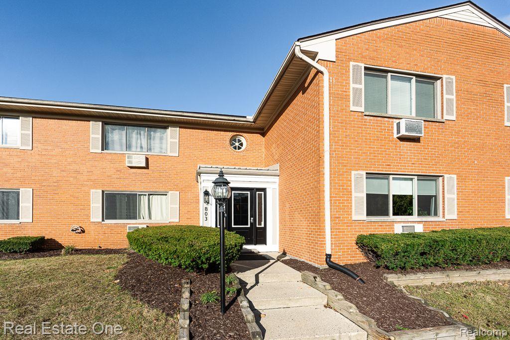 803 PLATE Street, Rochester, MI 48307