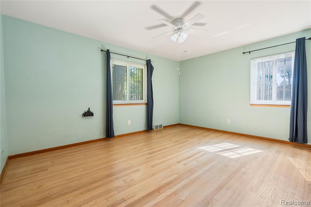8293 Woodcrest Drive, Grosse Ile, MI 48138 — Photo 27