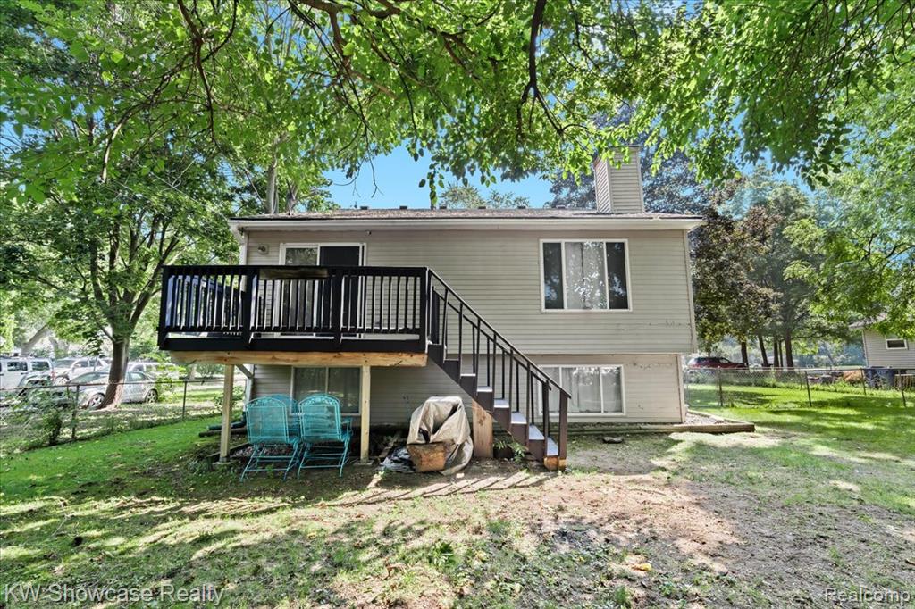 4665 Lakeborn Drive, White Lake, MI 48383 — Photo 26