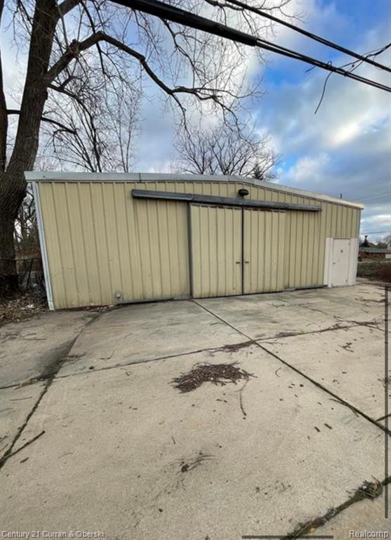 7889 Telegraph Road, Taylor, MI — front exterior