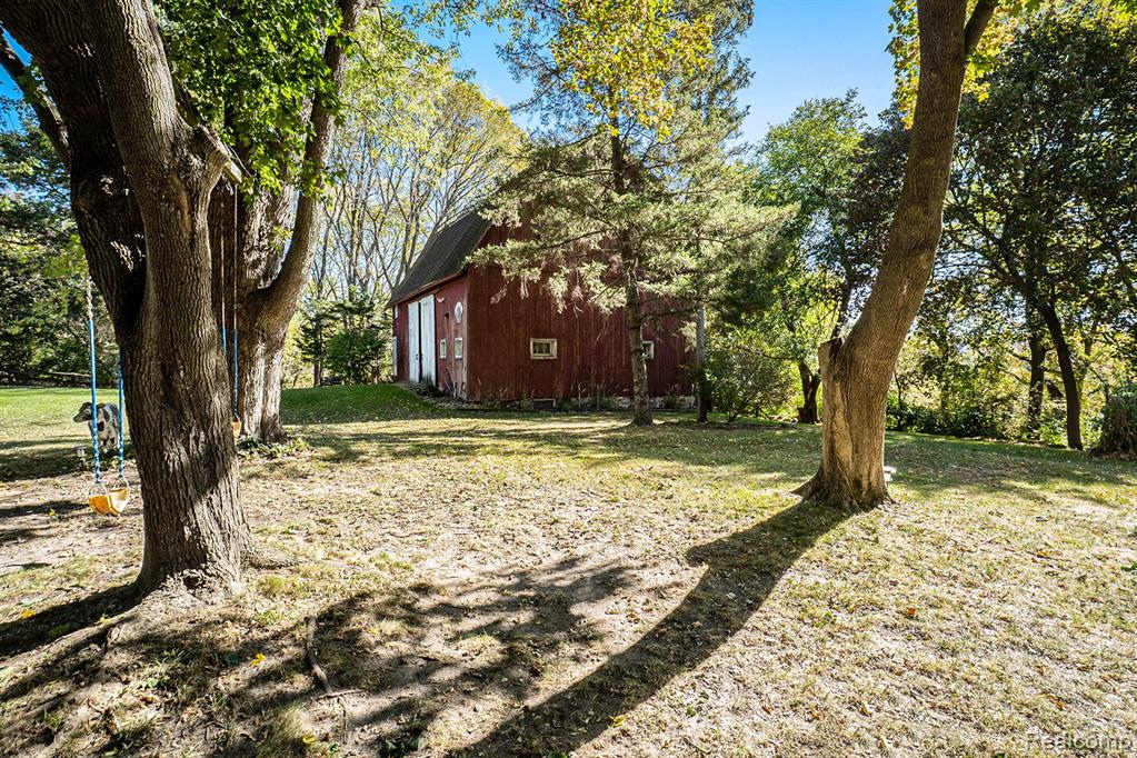 11100 Linden Road, Fenton, MI 48430 — Photo 17