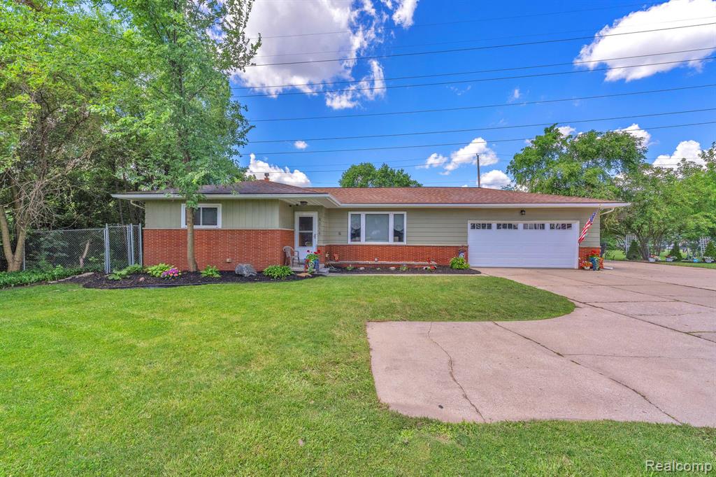 8016 Pardee Road, Taylor, MI 48180 — front exterior