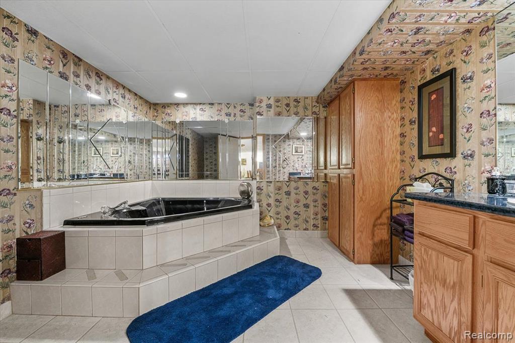 4462 Glenoaks Court, Warren, MI 48092 — Photo 23