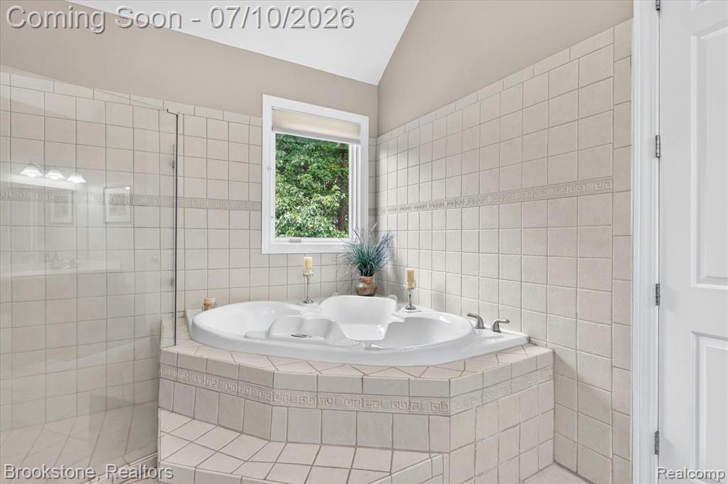 1330 Corey Cove, White Lake, MI 48383 — Photo 24