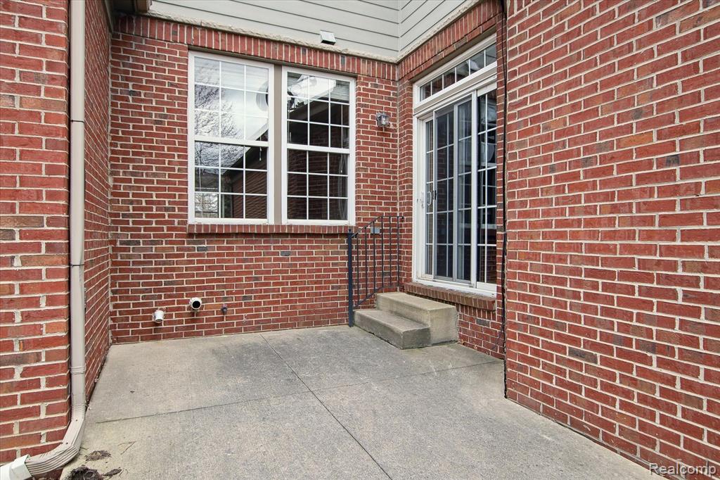 1902 PADDOCK Lane, Canton, MI 48188 — Photo 39