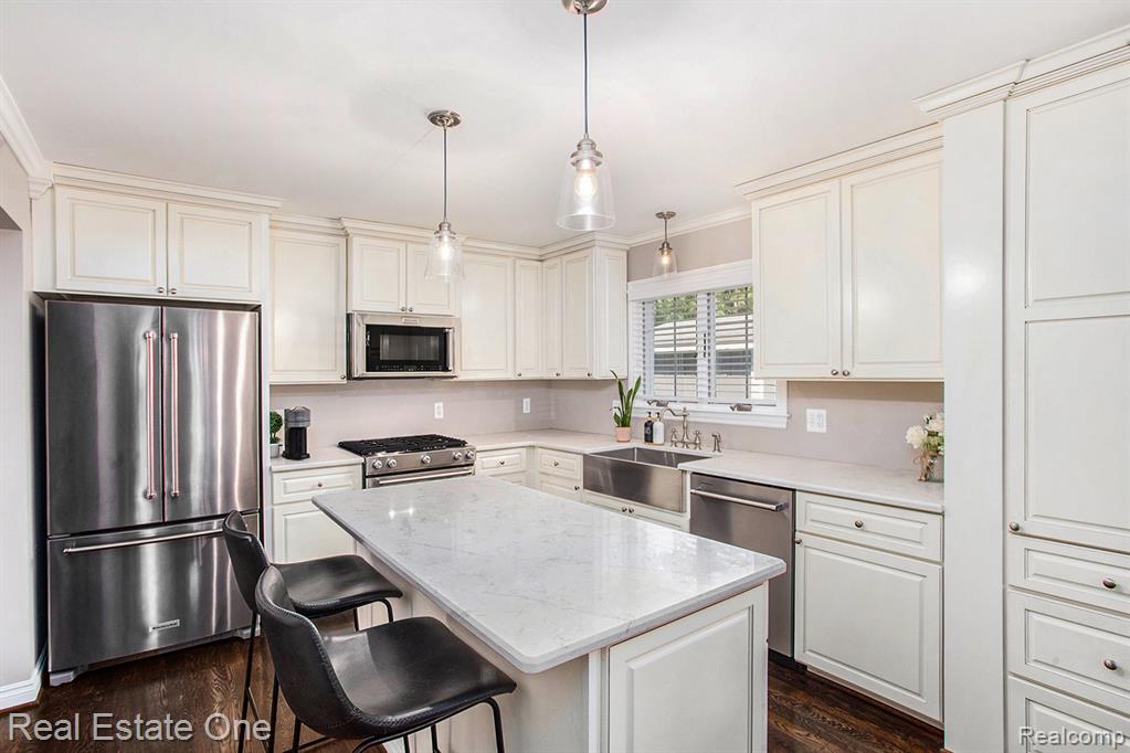 4238 Greensboro Drive, Troy, MI 48085 — Photo 4