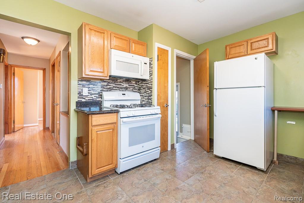 8272 Racine Road, Warren, MI 48093 — Photo 12
