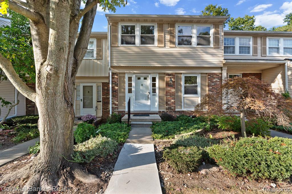 5238 Breeze Hill Place, Troy, MI 48098 — front exterior
