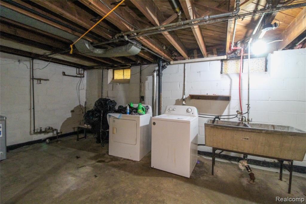 15611 Spring Garden Street, Detroit, MI 48205 — Photo 16
