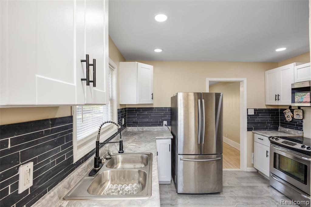 10320 Crocuslawn Street, Detroit, MI 48204 — Photo 8