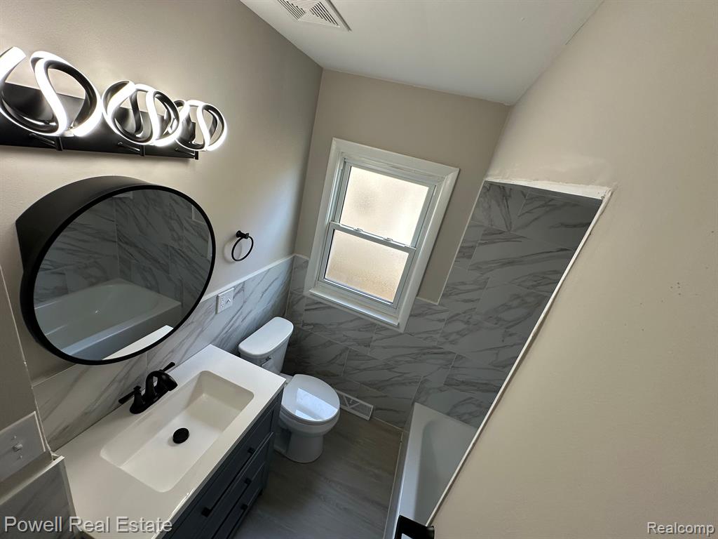 92 W PRINCETON Avenue, Pontiac, MI 48340 — Photo 15