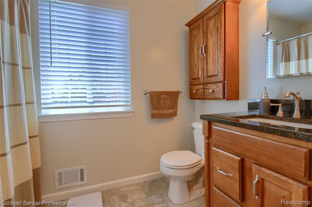 7749 Dover Drive, Ypsilanti, MI 48197 — Photo 19