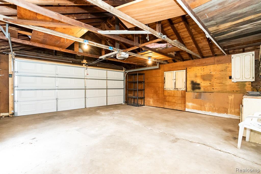 634 W HARWOOD Avenue, Madison Heights, MI 48071 — Photo 47