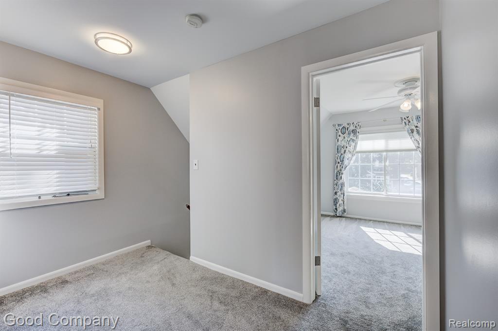 934 Lockwood Road, Royal Oak, MI 48067 — Photo 35