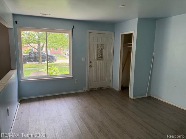 24114 Pennie Street, Dearborn Heights, MI 48125 — Photo 3