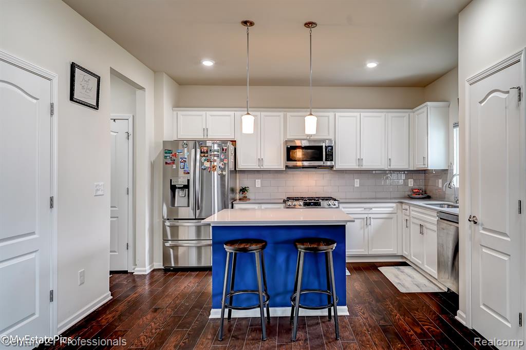 6044 FIELDSTONE Circle, South Lyon, MI 48178 — Photo 14
