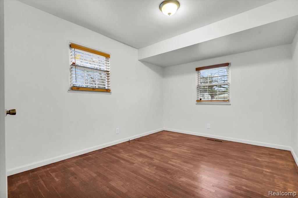 4460 Bristolwood Drive, Flint, MI 48507 — Photo 18