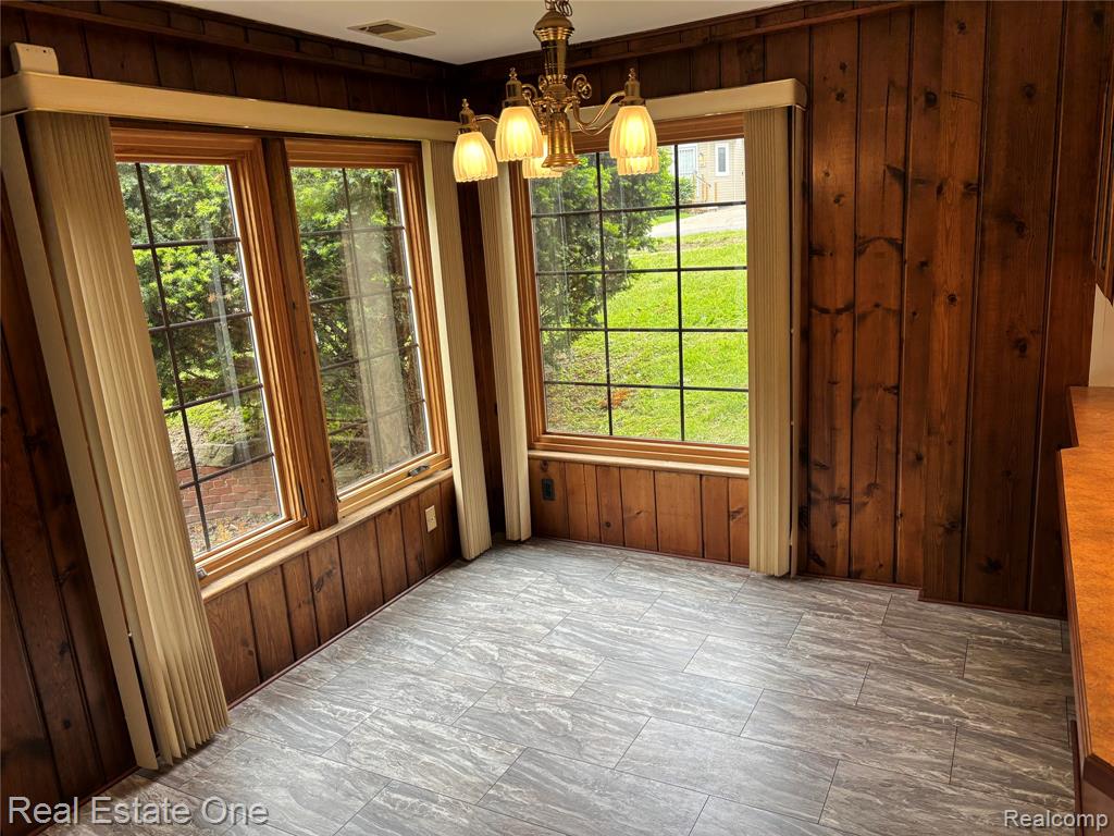 109 W Kennett Road, Pontiac, MI 48340 — Photo 5
