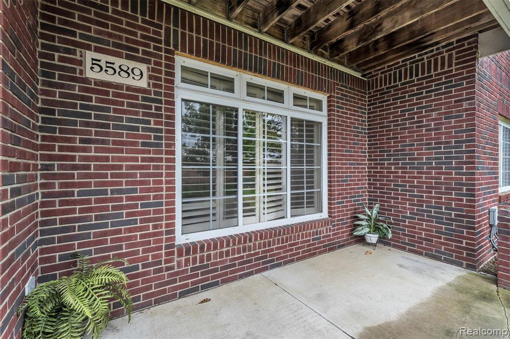5589 TWIN OAKS Drive, Sterling Heights, MI 48314 — Photo 34
