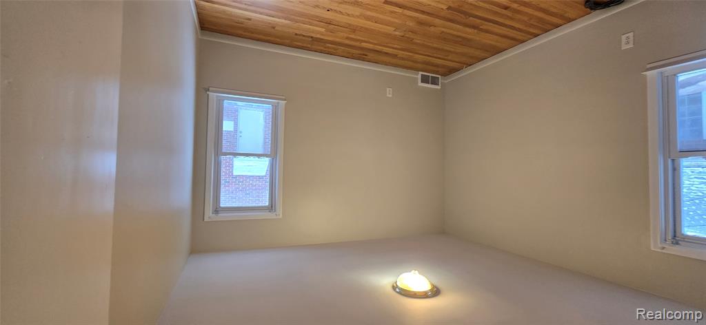 8669 Grayfield Street, Dearborn Heights, MI 48127 — Photo 15
