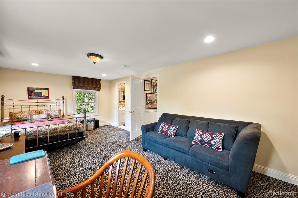 950 E Glengarry Circle, Bloomfield Hills, MI 48301 — Photo 44