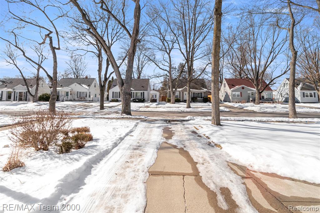 2076 Thomas Avenue, Berkley, MI 48072 — Photo 57
