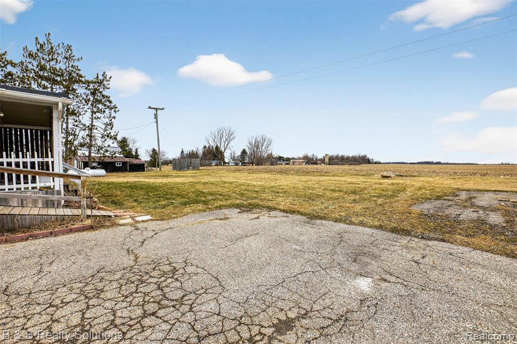 6946 Clifford Road, Marlette, MI 48453 — Photo 23