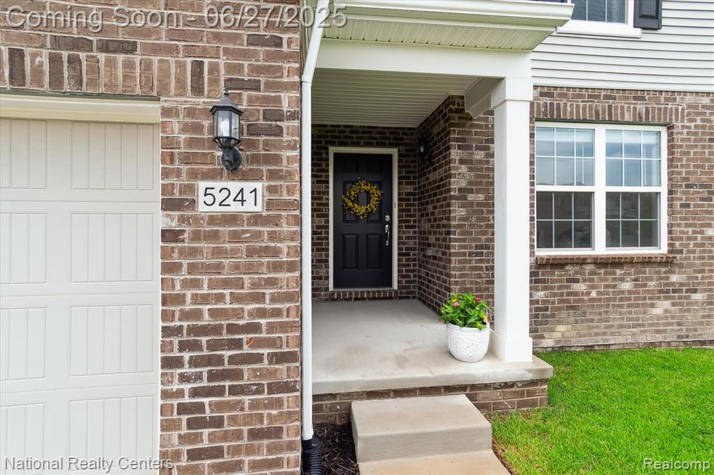 5241 Marie Lane, Sterling Heights, MI 48310 — Photo 2