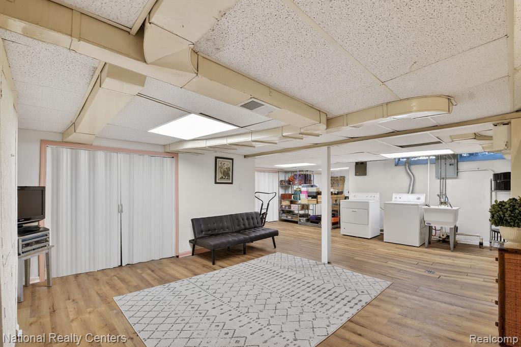 3956 HARVARD Road, Detroit, MI 48224 — Photo 35