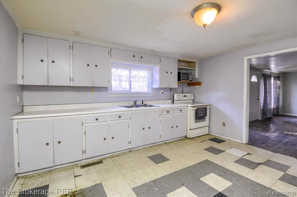 4519 RATHBUN Road, Birch Run, MI 48415 — Photo 10