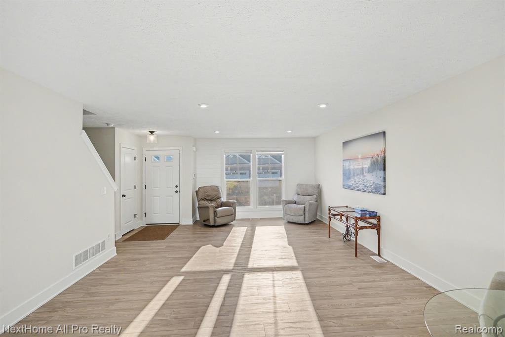 3827 Zaharas Lane, 26, Okemos, MI 48864 — Photo 5