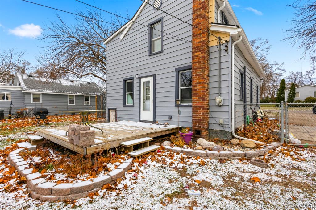 657 Lucille Drive, Wolverine Lake, MI 48390 — Photo 34