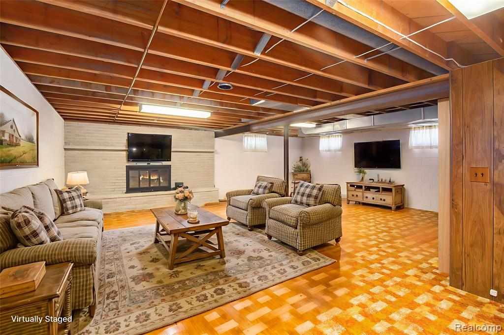 12105 Hegel Road, Goodrich Vlg, MI — Photo 17