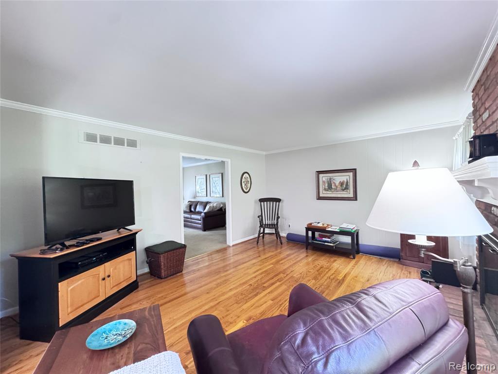 42098 Banbury Road, Northville, MI — Photo 12