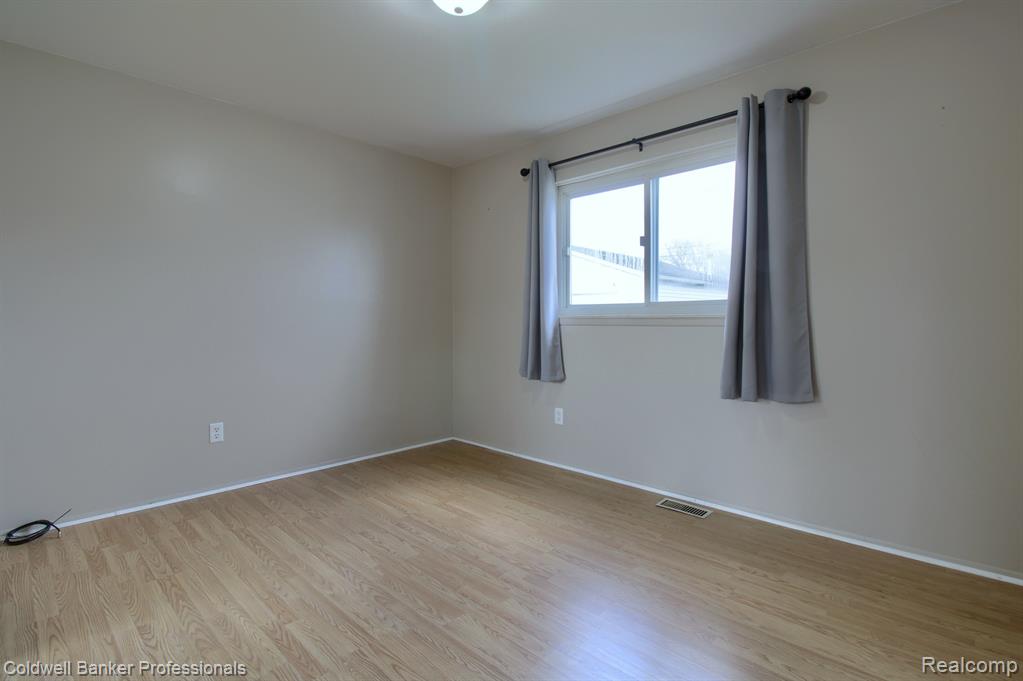 6468 Dillon Street, Garden City, MI — Photo 13