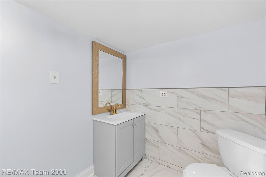 6470 Norborne Avenue, Dearborn Heights, MI 48127 — Photo 18