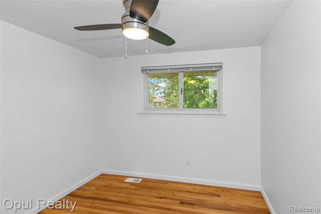 8732 Holly Drive, Canton, MI 48187 — Photo 19