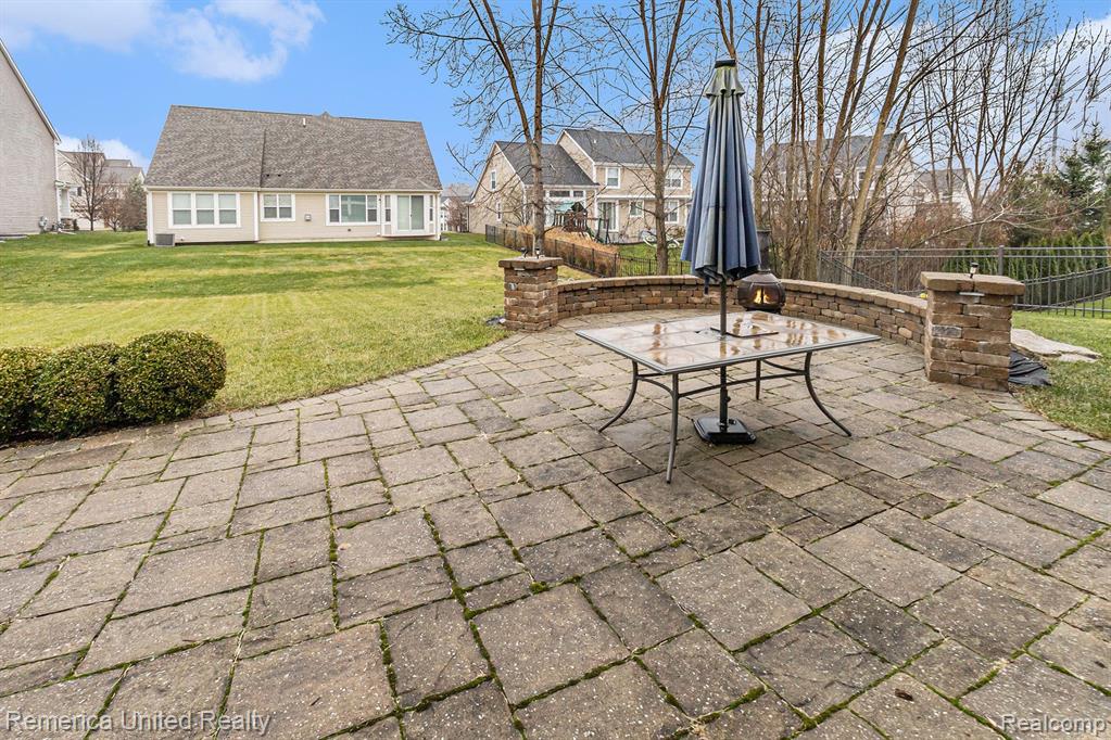 1304 YOSEMITE VALLEY Drive, Milford, MI 48381 — Photo 42