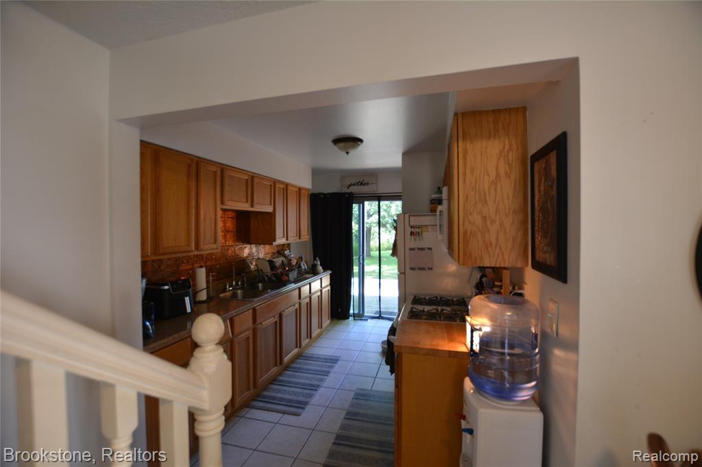 419 E Glass Road, Ortonville, MI 48462 — Photo 10