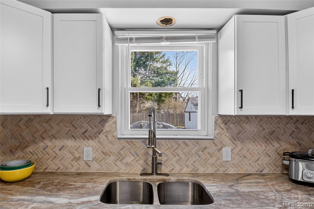 9171 W Outer Drive, Detroit, MI 48219 — Photo 15