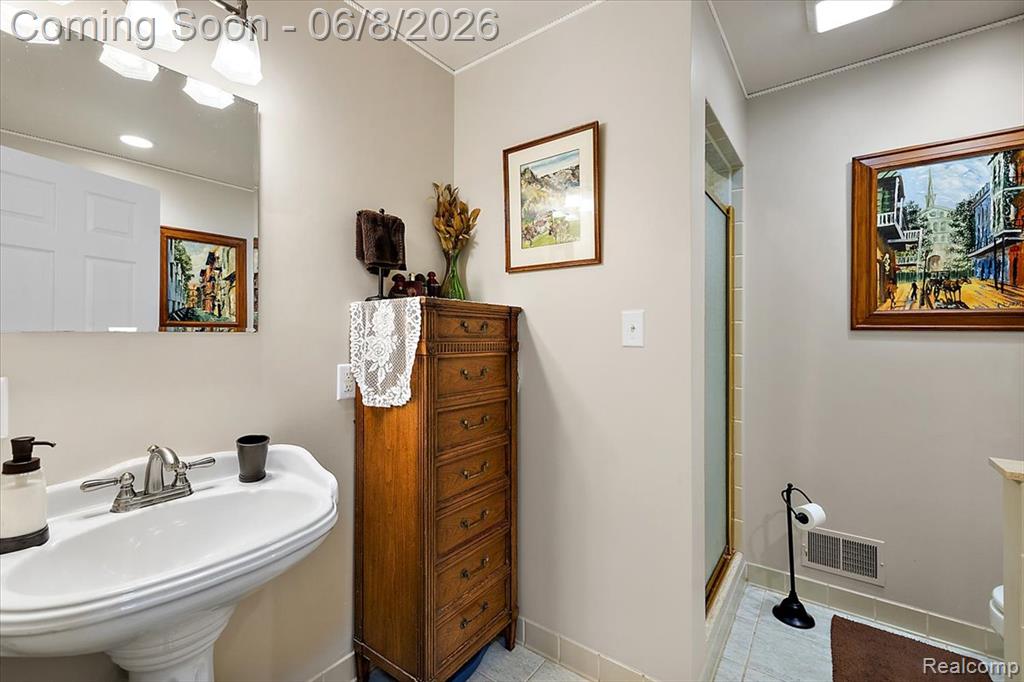 5400 GRANGE HALL Road, Holly, MI 48442 — Photo 9