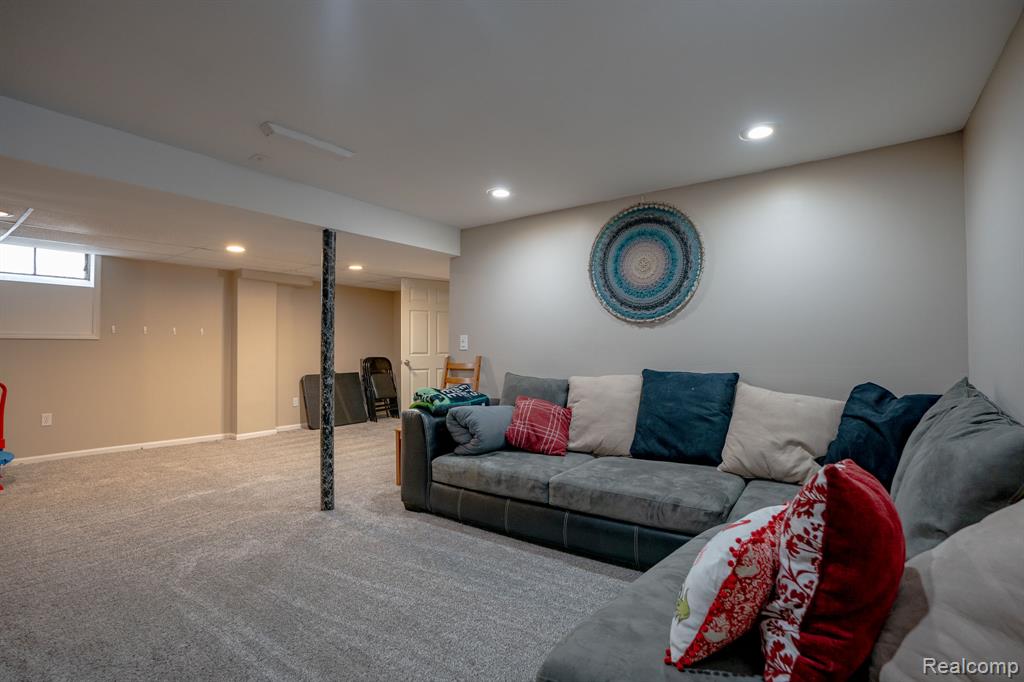 23360 Crossley Avenue, Hazel Park, MI 48030 — Photo 15