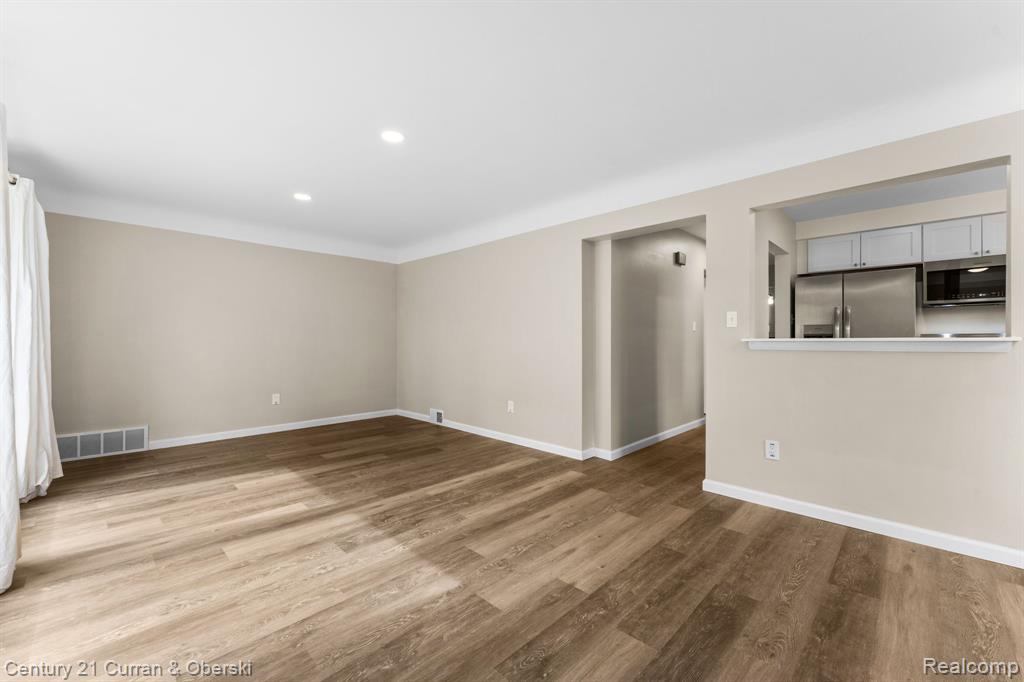 9077 Riverview Avenue, Redford, MI 48239 — Photo 4