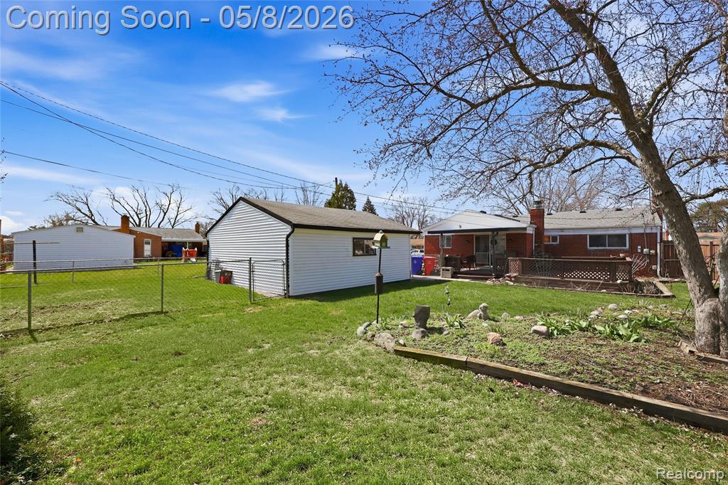 33226 Vista Way, Fraser, MI 48026 — Photo 32